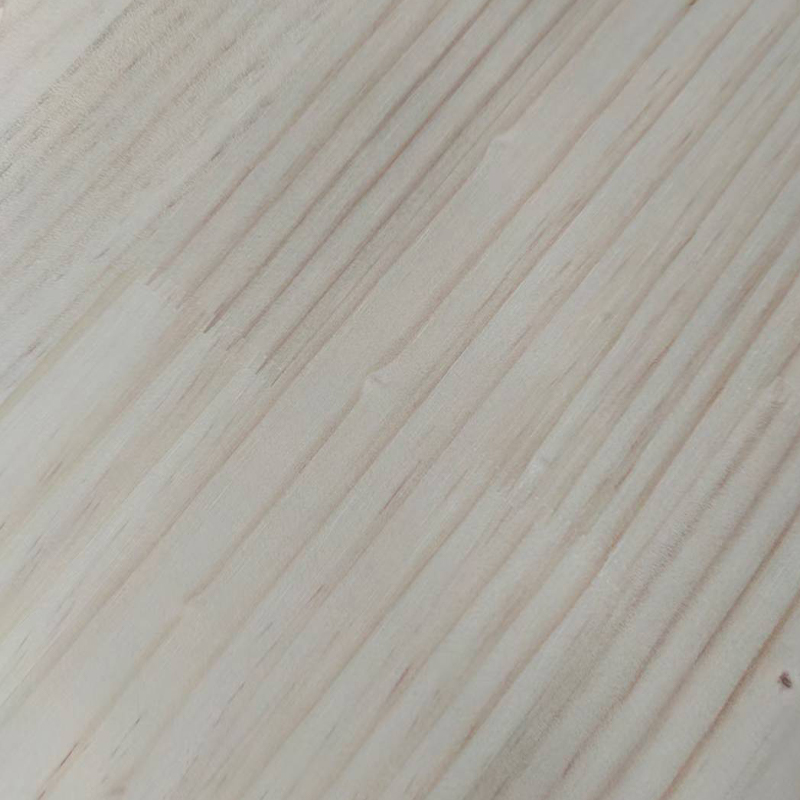 パイン建築用CLTパネル