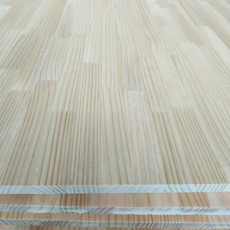 パイン建築用CLTパネル